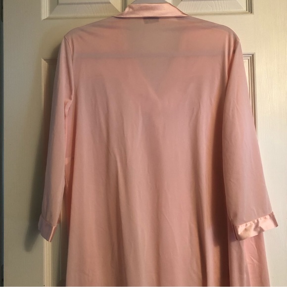 Vintage Vanity Fair Pink 100% Nylon Robe House Coat Button Front Side Pocket - Picture 5 of 8
